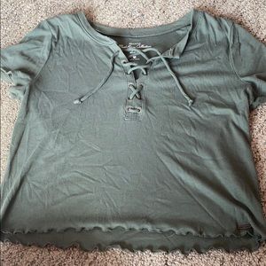 criss-cross short sleeve tee